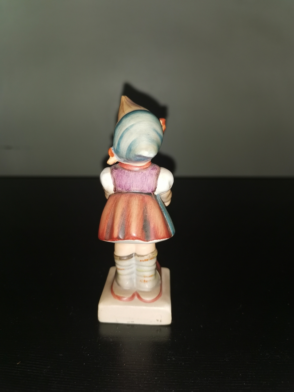 Geobel Hummel Figurine Little Helper #73 TMK-3, 4.5" Tall, W-Germany - Picture 3 of 7